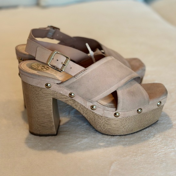 VINCE CAMUTO
Jenevya Womens Suede Peep-toe Platform Sandals In Beige size 7.5 - Picture 2 of 4